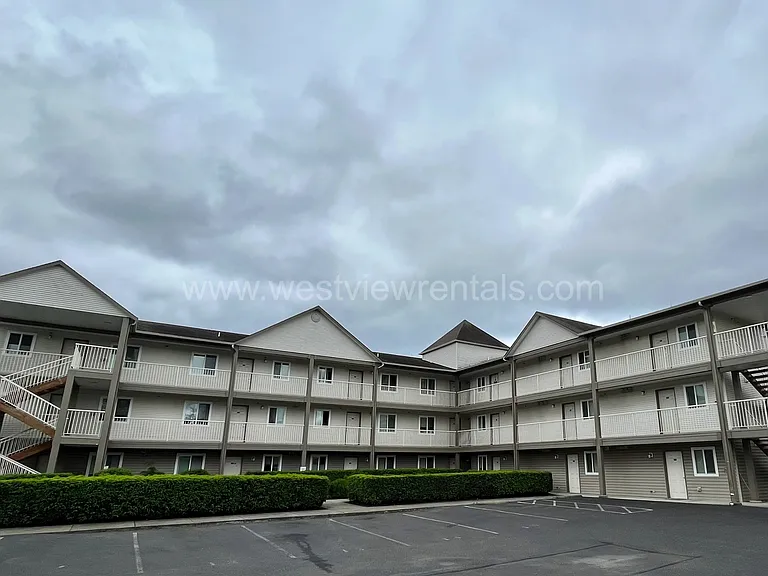 135-139 Prince Ave — Photo 360