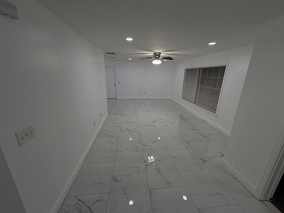 5th image of 7060 Scruboak Ln