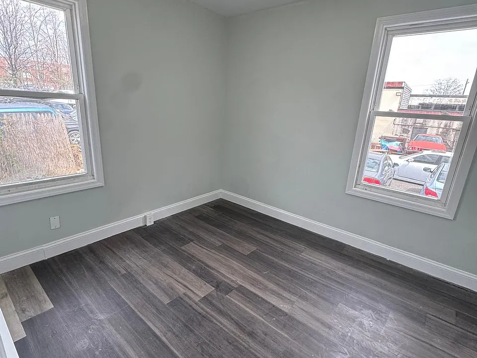423 E 1st Ave #1
