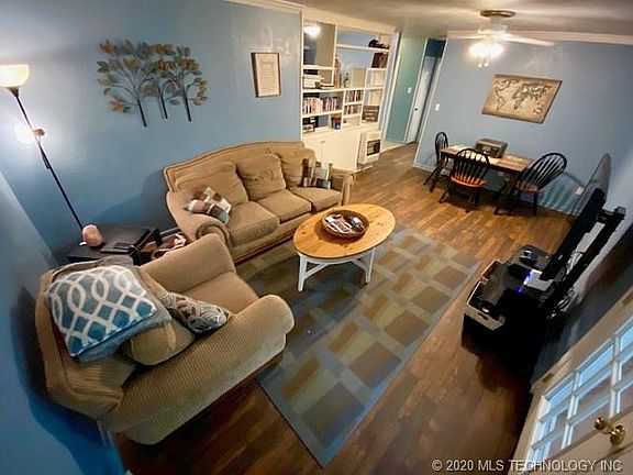 2nd image of 929 N Linda Ave