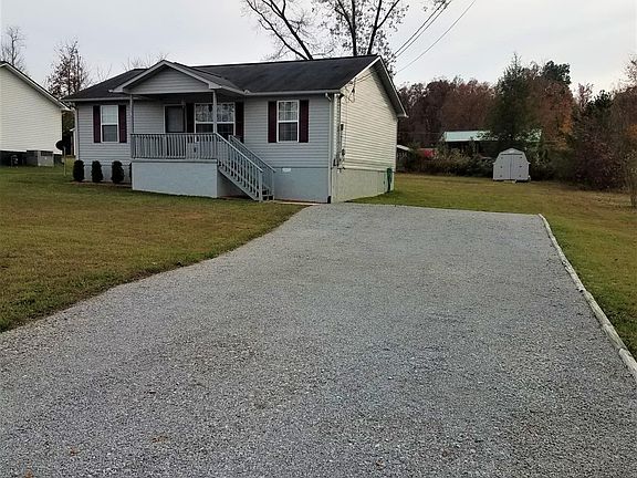 3rd image of 533 Iris Cir