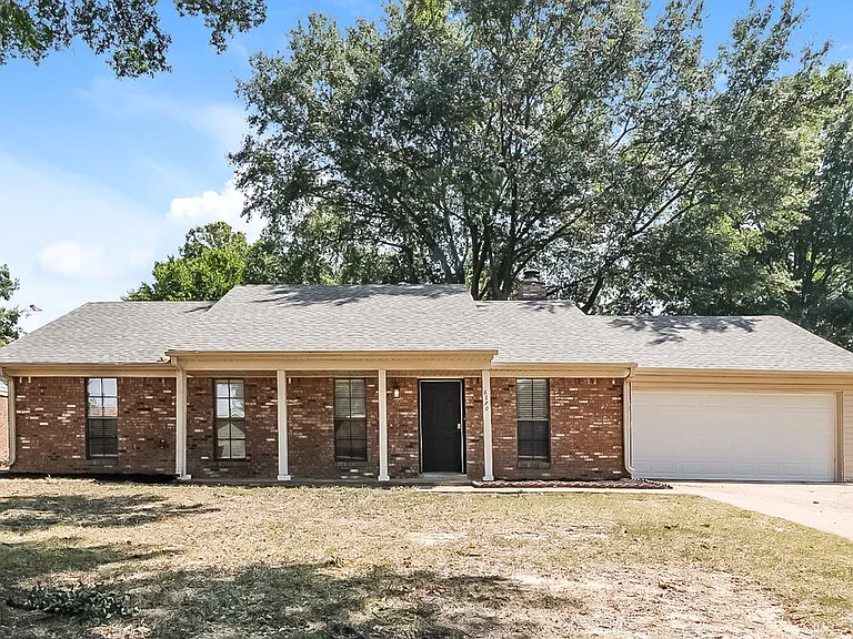 6170 Chickasaw Dr — Photo 1