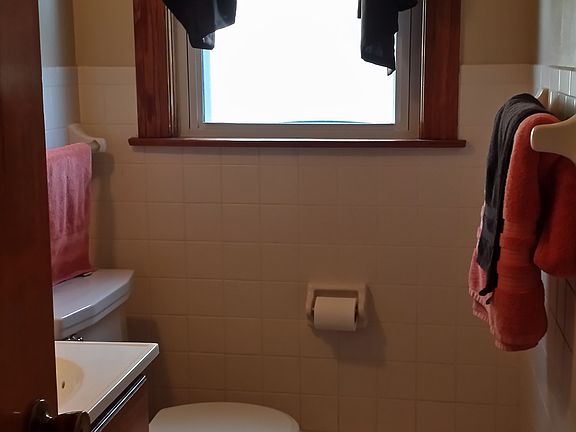 2nd image of 309 E 23rd St