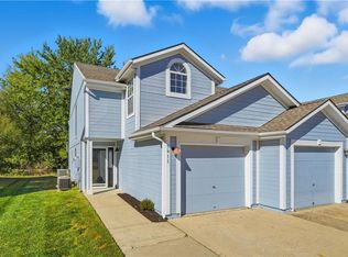 5611 NW Plantation Ln, Lees Summit, MO 64064