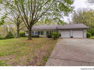 3900 Redbird Ln, Springfield, IL 62707