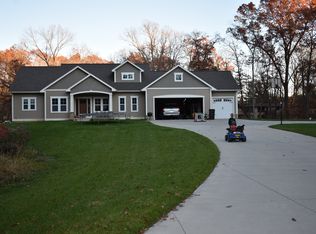 9840 Creekview Ln SE, Alto, MI 49302