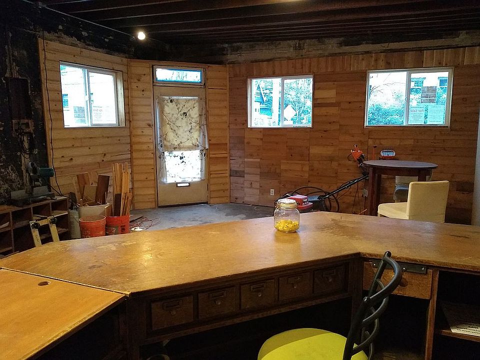 500 sq ft storefront