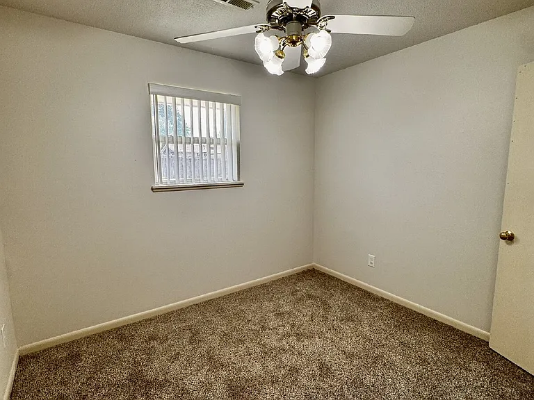 1821 S Beth Dr — Photo 8