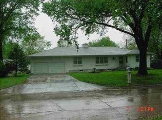 1105 S High St, El Dorado, KS 67042
