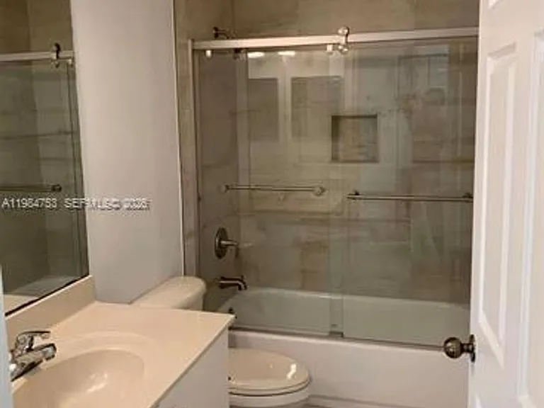 1918 Andromeda Ln #Townhouse 1918 — Photo 17