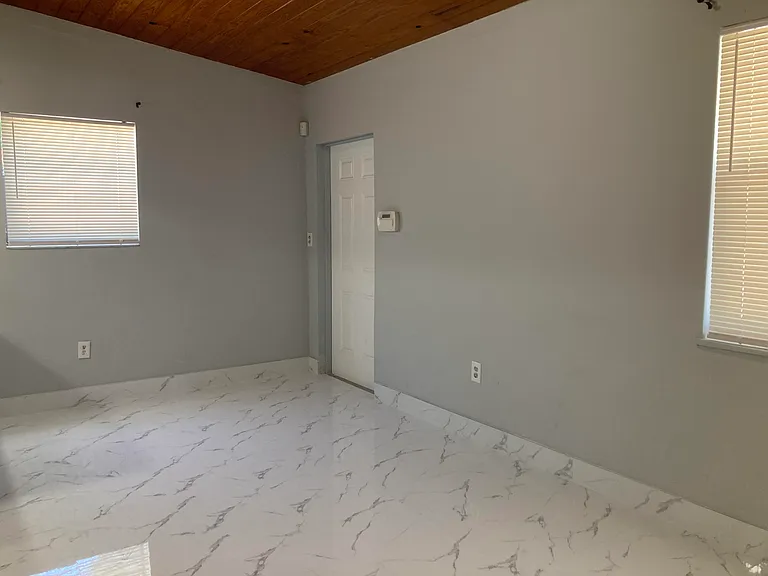 3630 SW 46th Ave — Photo 19