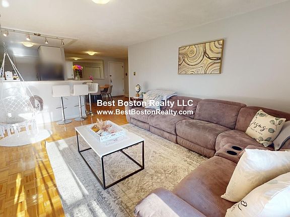 5th image of 200 Governors Dr APT 23