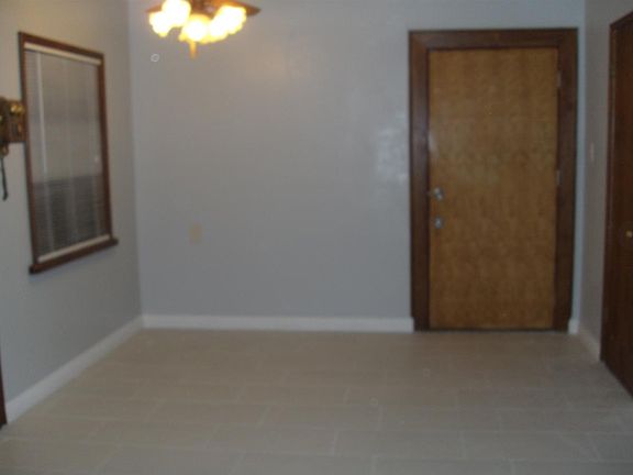 3rd image of 8852 Orangewood Ave