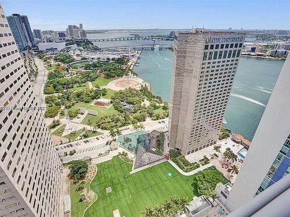 4th image of 325 Biscayne Blvd #4018