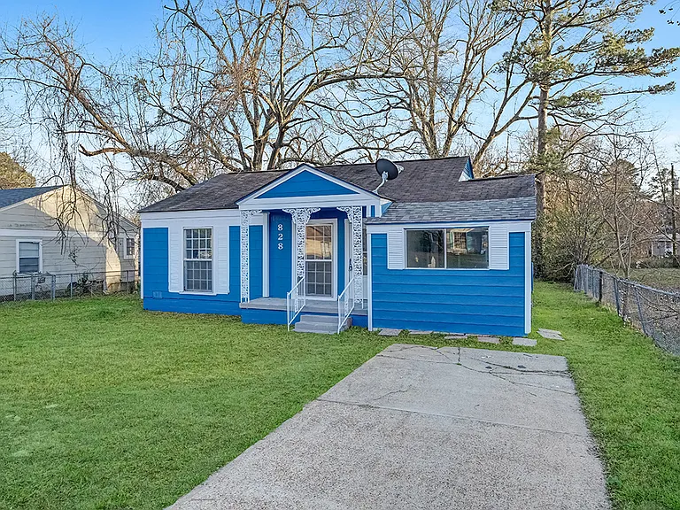 828 Burma Rd — Photo 14