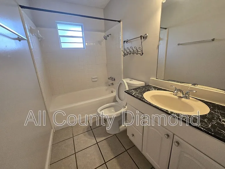 215 S Kimbrel Ave — Photo 14