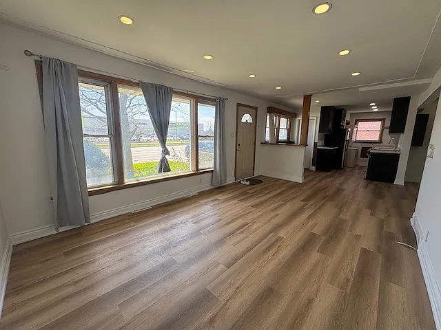 1124 Weber Street East Kitchener — Photo 2