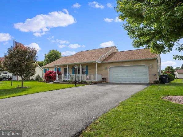 13163 Delaware Cir, Waynesboro, PA 17268