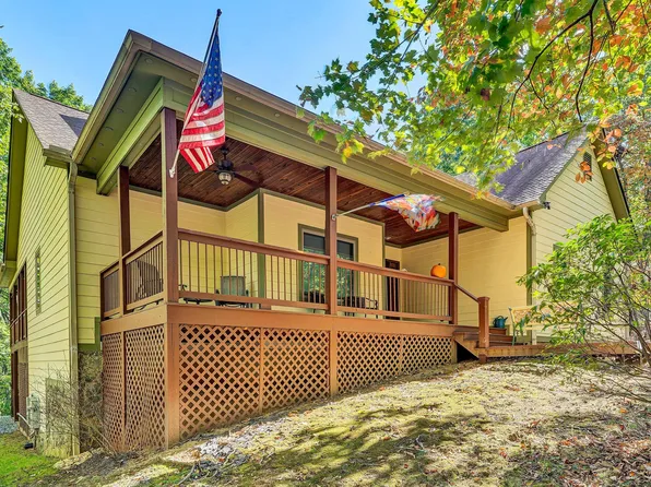 30 Boulder Point Dr, Hardy, VA 24101