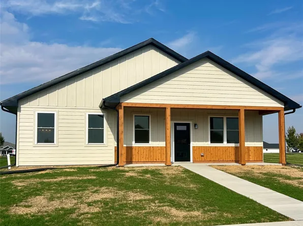 1935 Jewel Dr, Grinnell, IA 50112