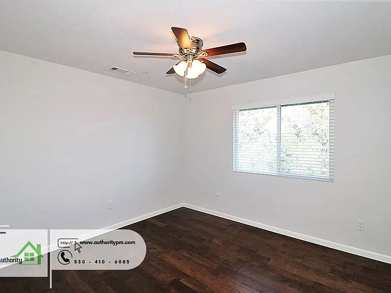 19757 Brokeoff Mountain Pl #B — Photo 13
