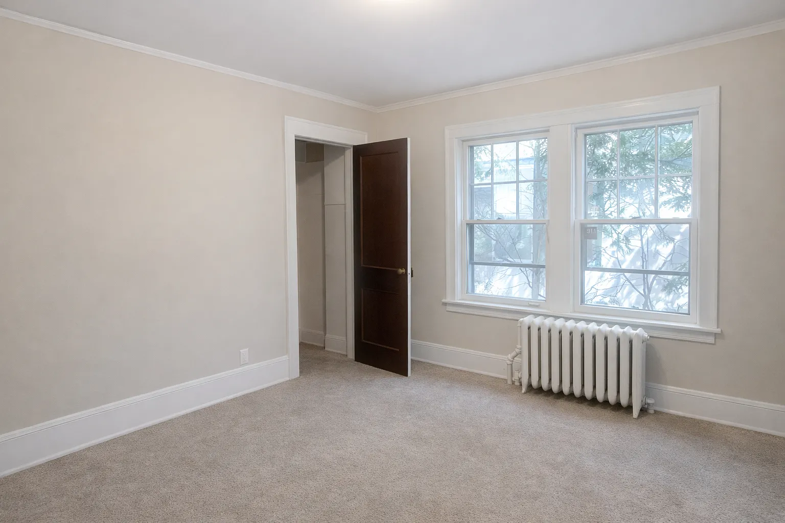8 bed, 4236 sqft, $5,200 — Photo 2