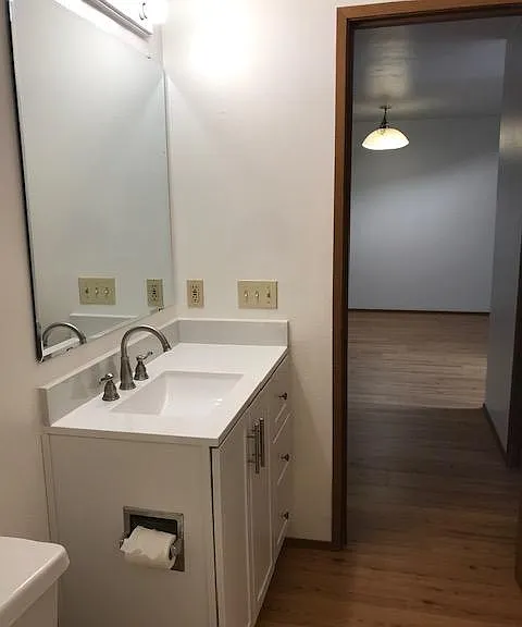 5028 11th Ave NE #25 — Photo 6