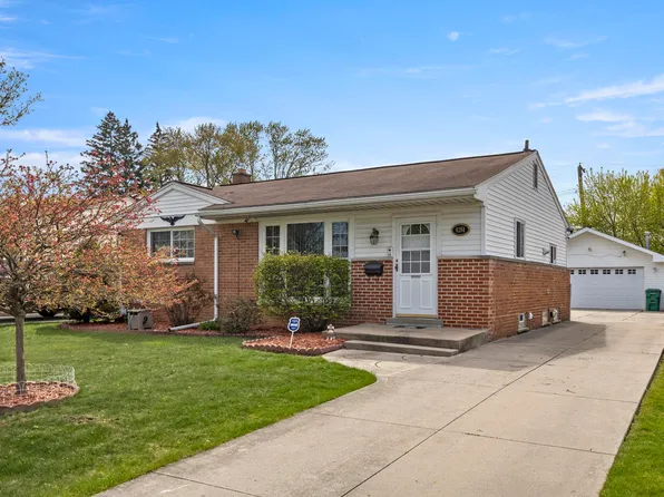 6261 Deering St, Garden City, MI 48135