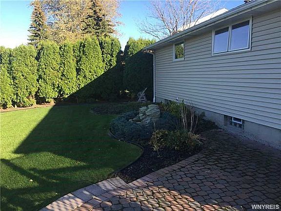 3rd image of 12 Marlin Dr