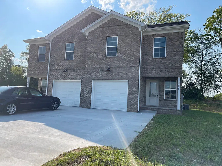 785 Rodeo Ln — Photo 1