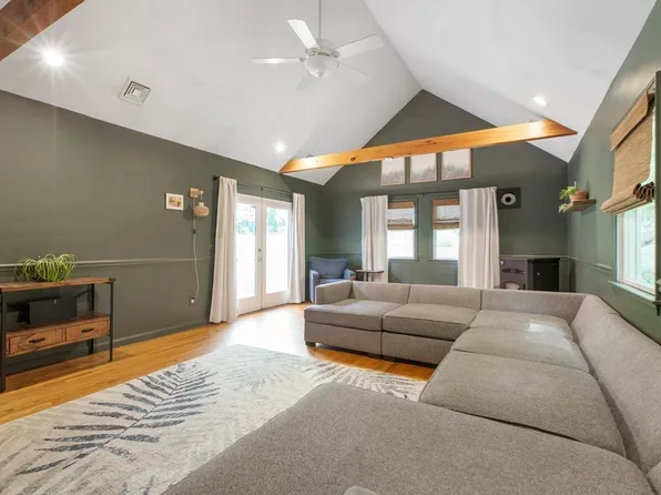 2136 Winthrop St, Dighton, MA 02715