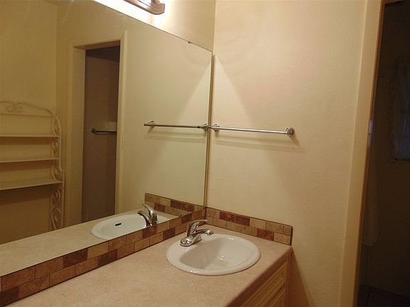 4th image of 257 Meadowlakes Dr