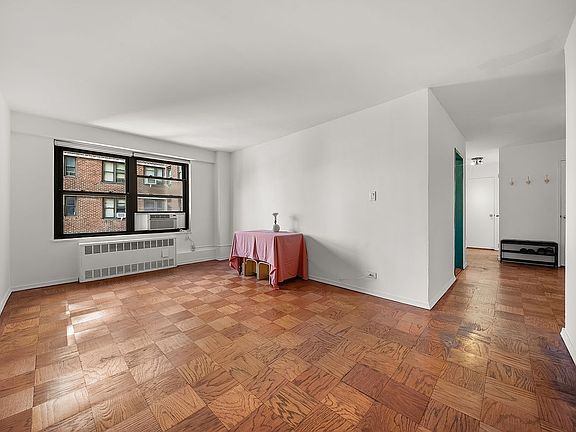2nd image of 210 Broadway #H1305