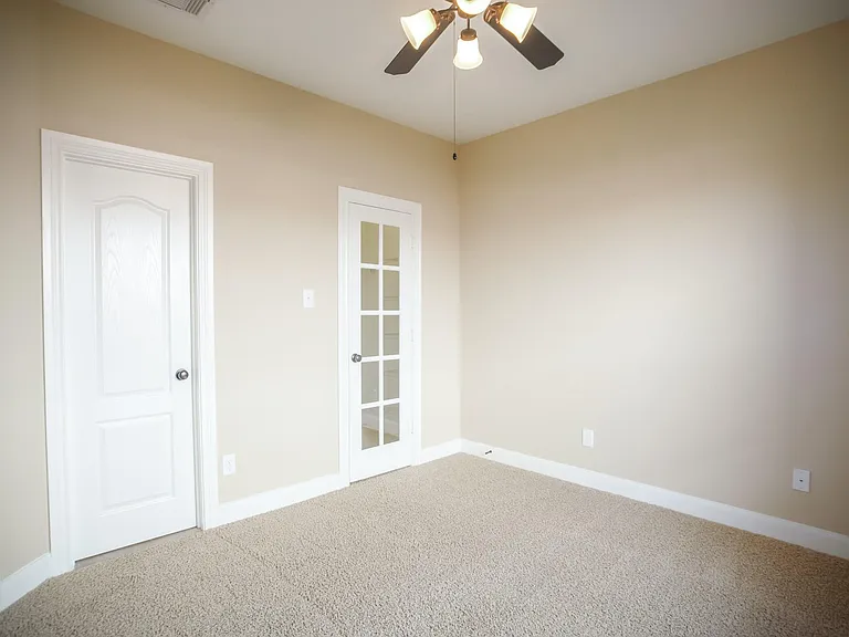 2 Hadlock Pl — Photo 27