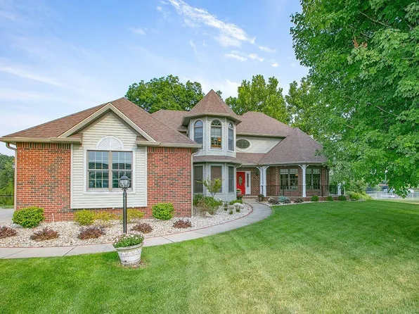 330 River Pointe Dr, Elkhart, IN 46514