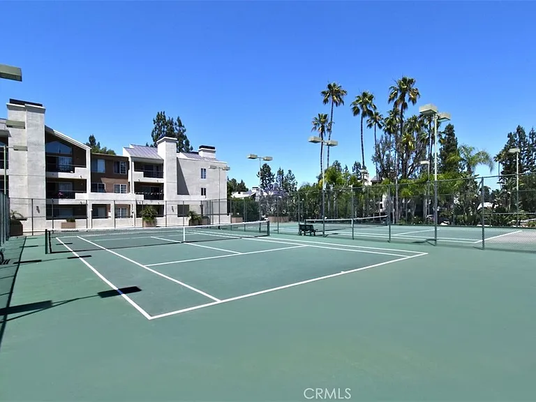 21500 Burbank Blvd #112 — Photo 35
