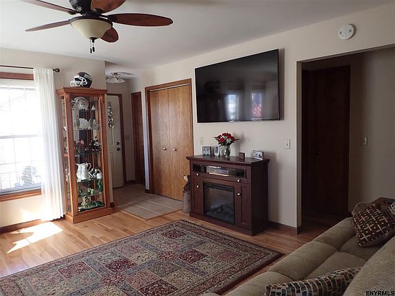 4th image of 26 Wilson Ave