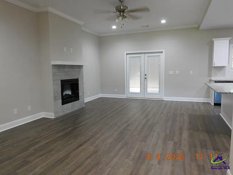 211 Lasso Dr — Photo 3