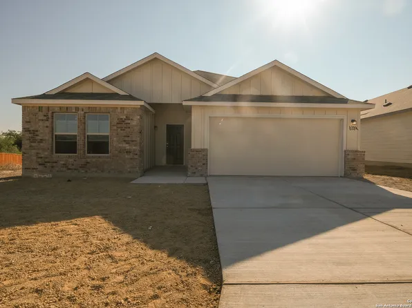 8724 Rucker Pond Trail, San Antonio, TX 78252