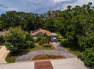 8035 Country Club Rd N, Saint Petersburg, FL 33710