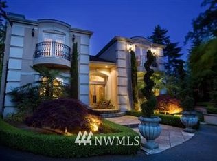 9243 Points Dr, Bellevue, WA