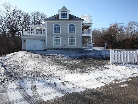 3rd image of 189 Bay Shore Dr