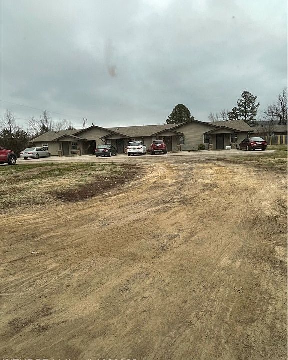 2nd image of 1411 Highway 64