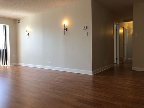 4th image of 637 E Woodland Park Ave