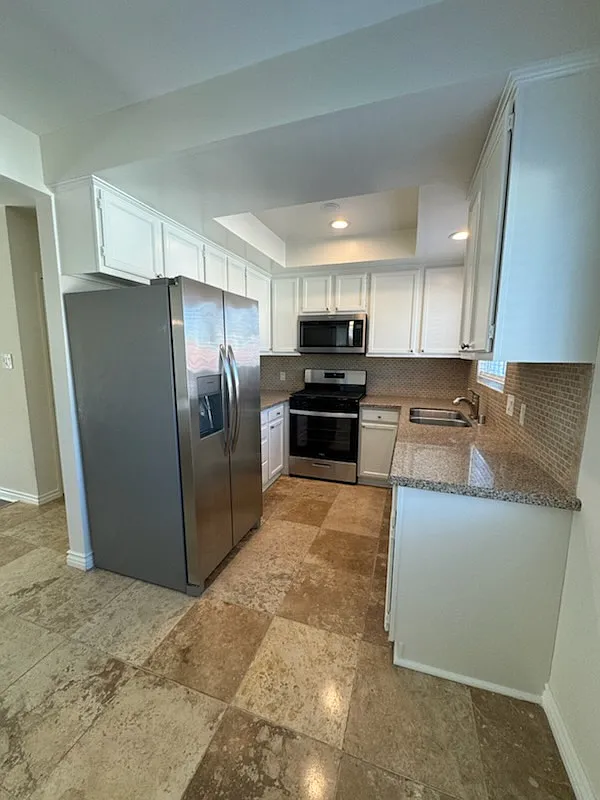 2 bed, 900 sqft, $2,800 — Photo 4