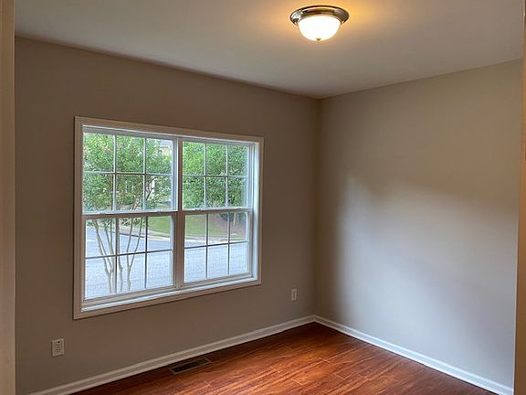 3rd image of 2745 Cedar Dr