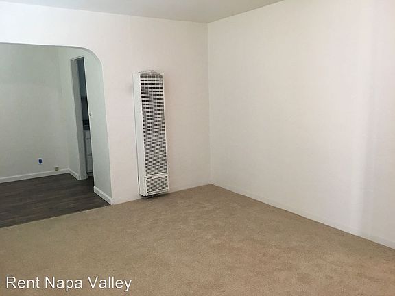 3rd image of 1557 Railroad Ave