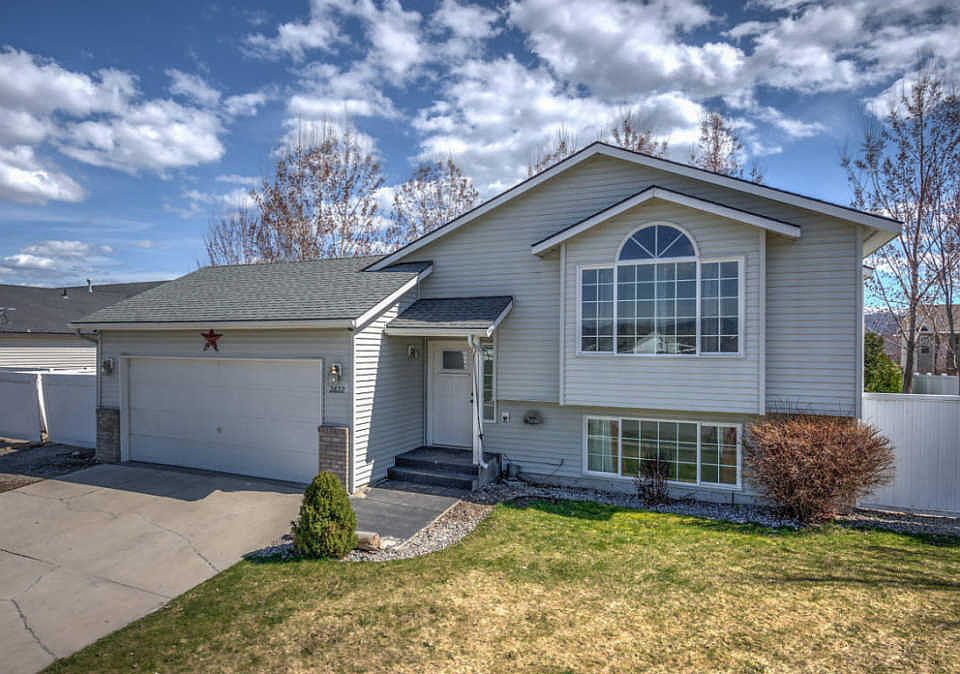 1st image of 2622 N Mackenzie Dr