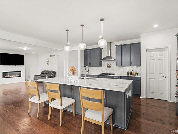5th image of 20847 Calabrese Dr