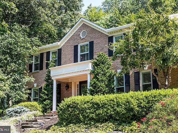 4th image of 6093 Arrington Dr